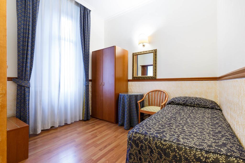 Hotel Paris Rome Buitenkant foto